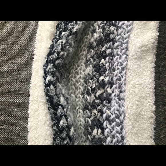 Scarf - Picture 2 of 2